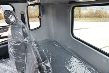 �������ó� ���KR ��Ӣ�� 300���� 6X2 6.8�������ػ���(����)ͼƬ