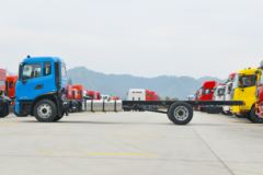 东风商用车 天锦KR 舒适版 220马力 4X2 9.8米厢式载货车(平顶)(速比4.33)(DFH5180XXYE6)