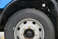 东风商用车 天锦KR 舒适版 220马力 4X2 9.8米厢式载货车(平顶)(速比4.33)(DFH5180XXYE6)