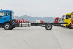 东风商用车 天锦KR 舒适版 220马力 4X2 9.8米厢式载货车(平顶)(速比4.33)(DFH5180XXYE6)