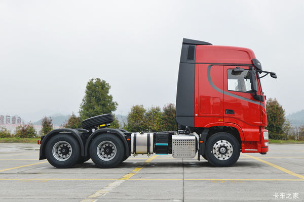 东风商用车 天龙旗舰KX 经典版 520马力 6X4牵引车 国六