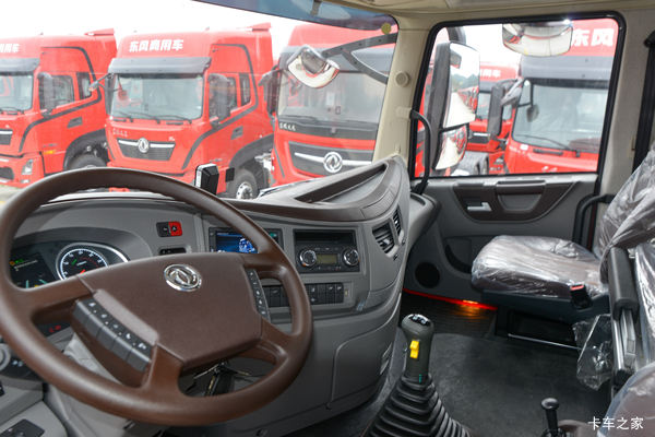 许昌风神优惠季天龙旗舰KX 王者版 600马力 6X4 AMT自