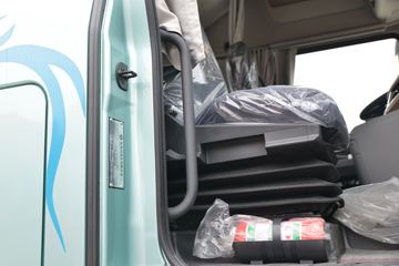 �������ó� �����콢GX 520���� 4X2 AMT�Զ���ǣ����(����)(DFH4180C2)ͼƬ