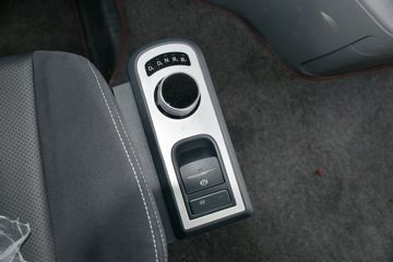 �������ó� �����콢GX 520���� 4X2 AMT�Զ���ǣ����(����)(DFH4180C2)ͼƬ