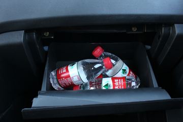 ���� ����F300 2022�� ���˰� 1.5L���� 115���� ���� 5MT ����˫��Ƥ��ͼƬ