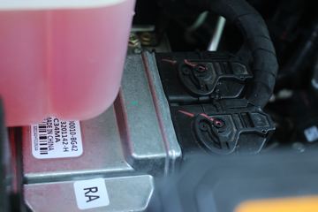 ���� ����F300 2022�� ���˰� 1.5L���� 115���� ���� 5MT ����˫��Ƥ��ͼƬ