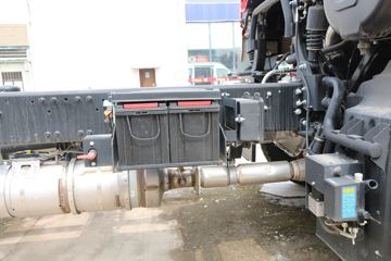 ���� ����˹V9 220���� 4X2 4.845�ײ�դʽ�ػ���(����)(HFC5180CCYB90K2E2S)ͼƬ