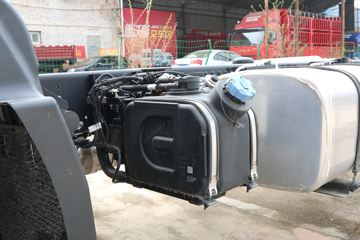 ���� ����˹V9 220���� 4X2 4.845�ײ�դʽ�ػ���(����)(HFC5180CCYB90K2E2S)ͼƬ