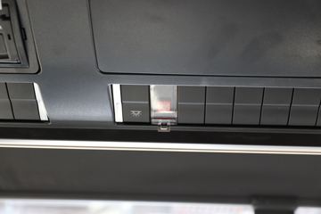 �й����� �ǵ¿�SITRAK C9H�ؿ� 570���� 6X4 AMT�Զ���ǣ����(����)(��Һ��)ͼƬ