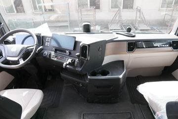 �й����� �ǵ¿�SITRAK C9H�ؿ� 570���� 6X4 AMT�Զ���ǣ����(����)(��Һ��)ͼƬ