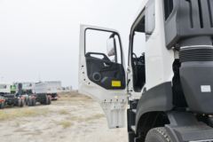 东风商用车 天龙KL 290马力 6X4 压缩式垃圾车(中联牌)(ZBH5250ZYSDFE6)