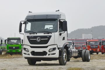 东风商用车 天锦KR 260马力 4X2 9.8米厢式载货车(高顶)(DFH5180XXYE6)