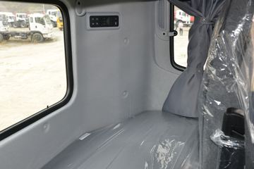 �������ó� ���KR 260���� 4X2 9.8����ʽ�ػ���(�߶�)(DFH5180XXYE6)ͼƬ