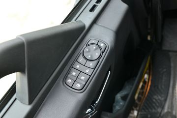 �������ó� ���KR 260���� 4X2 9.8����ʽ�ػ���(�߶�)(DFH5180XXYE6)ͼƬ