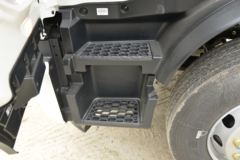 东风商用车 天锦KR 260马力 4X2 9.8米厢式载货车(高顶)(DFH5180XXYE6)