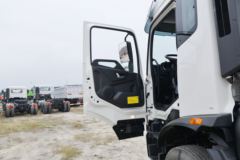 东风商用车 天锦KR 260马力 4X2 9.8米厢式载货车(高顶)(DFH5180XXYE6)