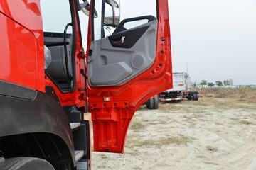 �������ó� ����KL�ؿ� ���ʰ� 465���� 8X4 8.6����ʽ�ػ���(�߶�)ͼƬ