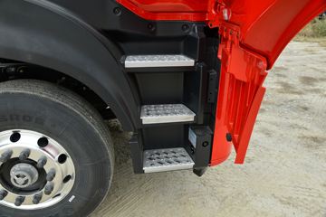 �������ó� ����KL�ؿ� ���ʰ� 465���� 8X4 8.6����ʽ�ػ���(�߶�)ͼƬ