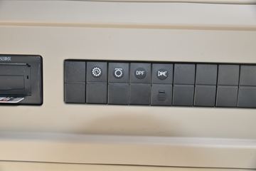 �������ó� ����KL�ؿ� ���ʰ� 465���� 8X4 8.6����ʽ�ػ���(�߶�)ͼƬ