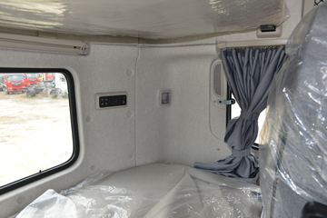 �������ó� ����KL�ؿ� ���ʰ� 465���� 8X4 8.6����ʽ�ػ���(�߶�)ͼƬ