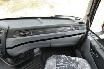 �������ó� ����KL�ؿ� ���ʰ� 465���� 8X4 8.6����ʽ�ػ���(�߶�)ͼƬ