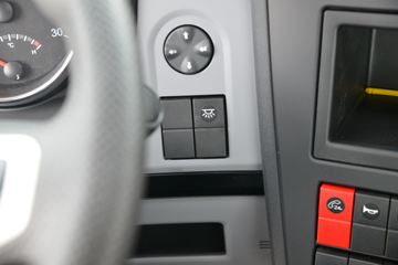 �������ó� ����KL�ؿ� ���ʰ� 465���� 8X4 8.6����ʽ�ػ���(�߶�)ͼƬ