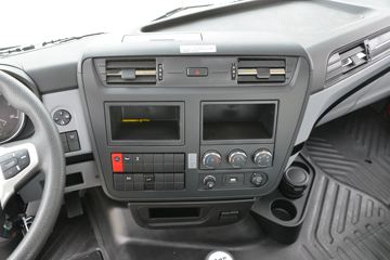 �������ó� ����KL�ؿ� ���ʰ� 465���� 8X4 8.6����ʽ�ػ���(�߶�)ͼƬ