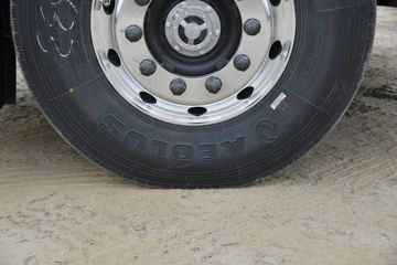 �������ó� ����KL�ؿ� ���ʰ� 465���� 8X4 8.6����ʽ�ػ���(�߶�)ͼƬ