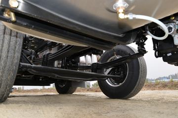 �������ó� ����KL�ؿ� ���ʰ� 465���� 8X4 8.6����ʽ�ػ���(�߶�)ͼƬ