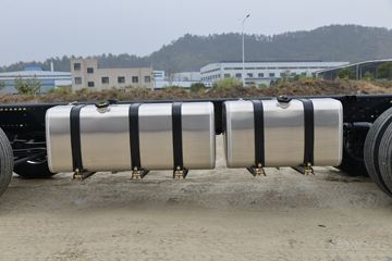 �������ó� ����KL�ؿ� ���ʰ� 465���� 8X4 8.6����ʽ�ػ���(�߶�)ͼƬ