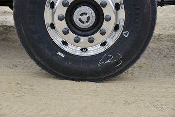 �������ó� ����KL�ؿ� ���ʰ� 465���� 8X4 8.6����ʽ�ػ���(�߶�)ͼƬ