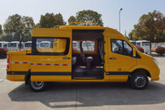 福田商务车 图雅诺 2022款 畅享版 177马力 2.8T柴油 两驱 9座 斗式客车工程车 福田商务车 图雅诺 2022款 畅享版 177马力 2.8T柴油 两驱 9座 斗式客车工程车