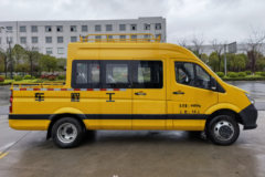 福田商务车 图雅诺 2022款 畅享版 177马力 2.8T柴油 两驱 12座 斗式货车工程车 福田商务车 图雅诺 2022款 畅享版 177马力 2.8T柴油 两驱 12座 斗式货车工程车