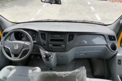 福田商务车 图雅诺 2022款 畅享版 177马力 2.8T柴油 四驱 12座 斗式客车工程车