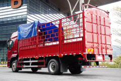 东风柳汽 乘龙H5 270马力 4X2 6.8米仓栅式载货车(液缓)(LZ5180CCYH5AC1)