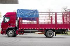 东风柳汽 乘龙H5 270马力 4X2 6.8米仓栅式载货车(液缓)(LZ5180CCYH5AC1)