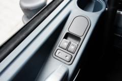 东风柳汽 乘龙H5 270马力 4X2 6.8米仓栅式载货车(液缓)(LZ5180CCYH5AC1)