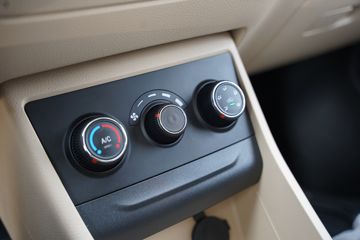 ������Խ ��Խ��V5 2.6T 2�� ���綯��ʽ���䳵41.86kWhͼƬ