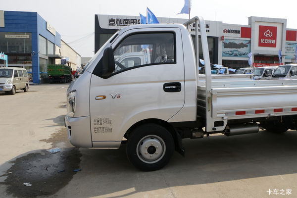 欧铃汽车 V5尊享版 1.6L 122马力 汽油 3.3米单排