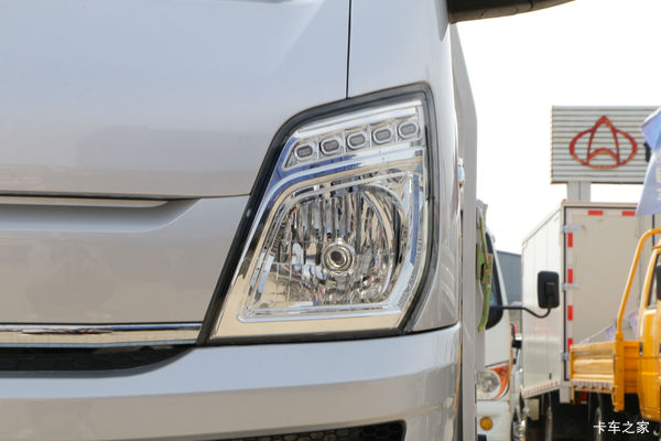 欧铃汽车 V5尊享版 1.6L 122马力 汽油 3.3米单排