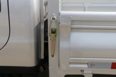 欧铃汽车 V5系列 122马力 3.61米单排栏板轻卡(国六)(ZB1032VDD2L)