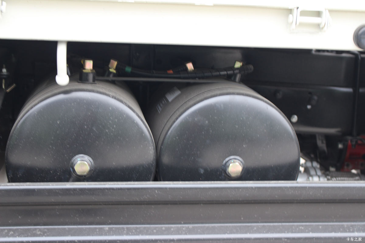  СC 95 4X2 3.2ж()(BJ3042D8PBA-01)                                                
