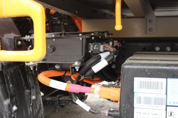 �����Ῠ ����K3000 4.18�״��綯�����ػ���(Һɲ)(YTQ1042JEEV331)81.14kWhͼƬ