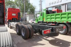 一汽解放 J7重卡 460马力 8X4 9.5米栏板载货车(CA1310P77K24T4E6)