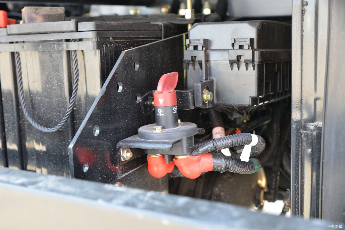 �ɵ��³� T3ϵ�� 158���� 4X2 3.75����ж��(����)����                                                