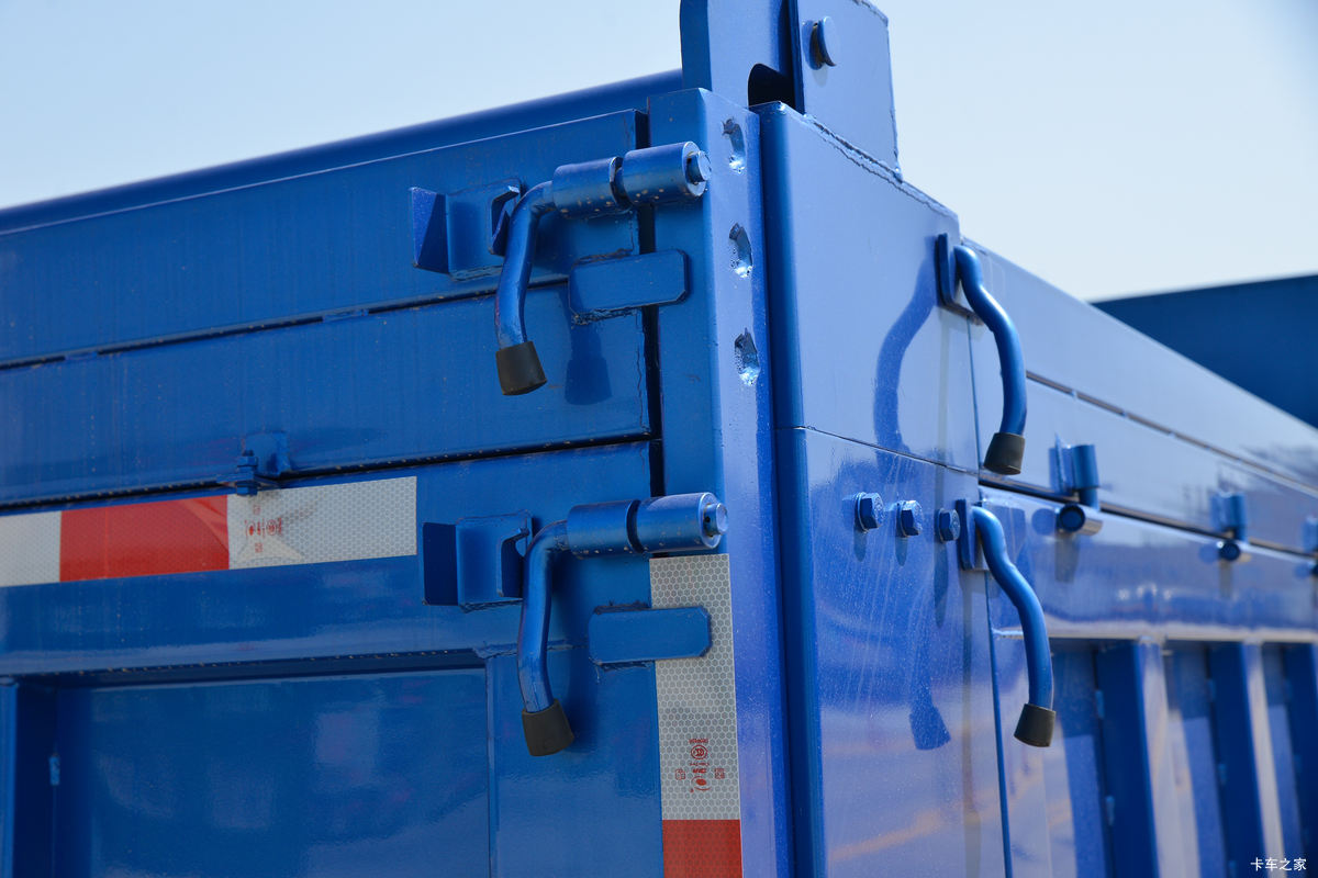 �ɵ��³� T3ϵ�� 158���� 4X2 3.75����ж��(����)��װ                                                