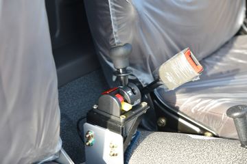 ŷ������ С���� 95���� 4X2 2.95�׵�����ж��(����)(����)ͼƬ