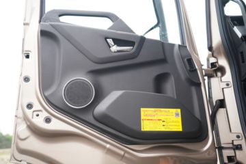 东风商用车 天龙KL重卡 520马力 6X4牵引车(国六)(DFH4250D3)驾驶室图片