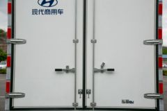 现代商用车 泓图EV 4.5T 4.17米单排纯电动厢式轻卡(CHM5042XXYZDC33BEV)