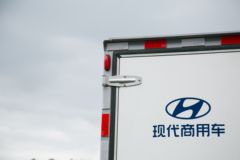 现代商用车 泓图EV 4.5T 4.17米单排纯电动厢式轻卡(CHM5042XXYZDC33BEV)